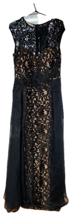 Rochie lunga cu trena de ocazie