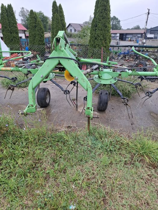 Grebla de scantalit fanul