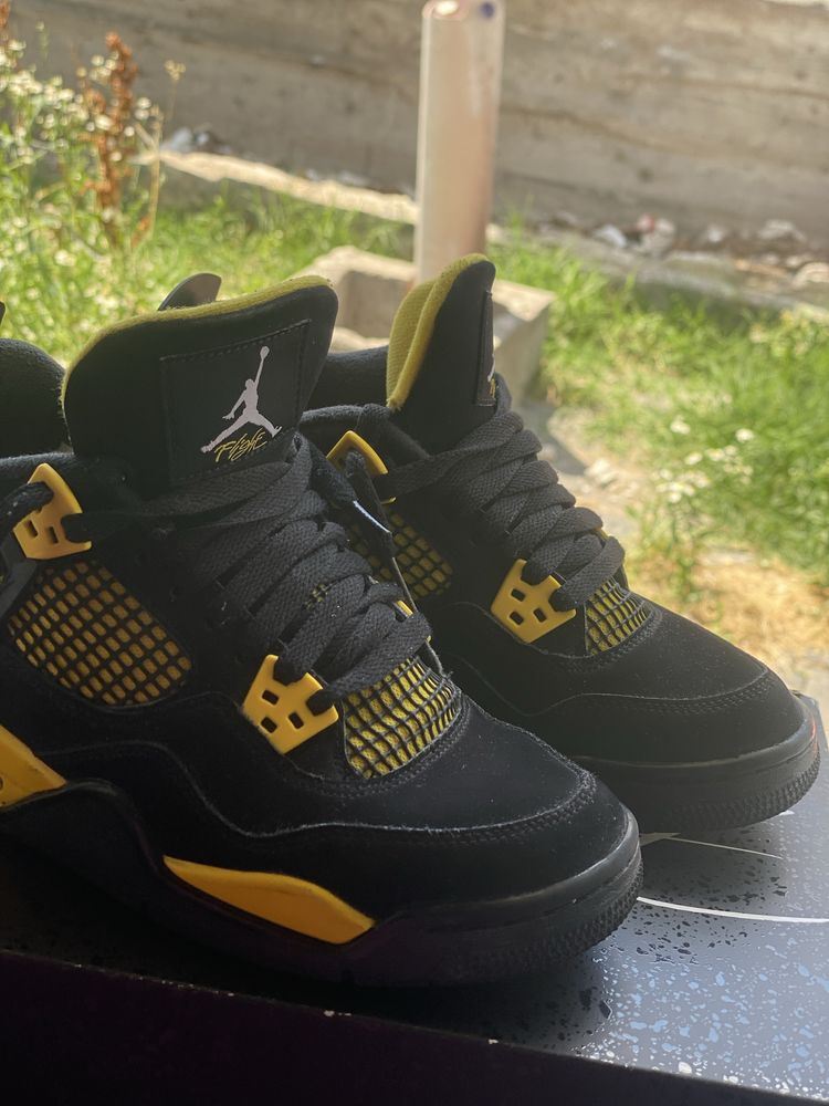 adidasii Air jordan4 noi in cutie predare personala