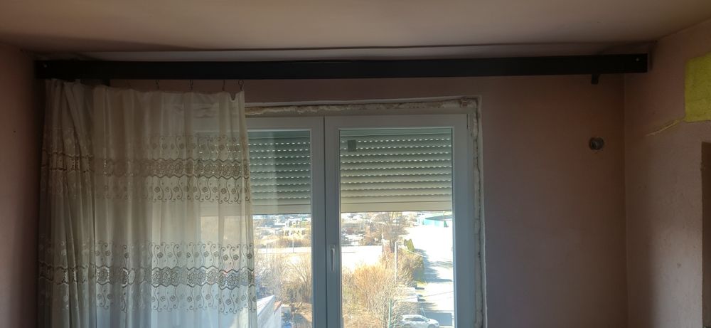 Perdea cu rama stare buna.