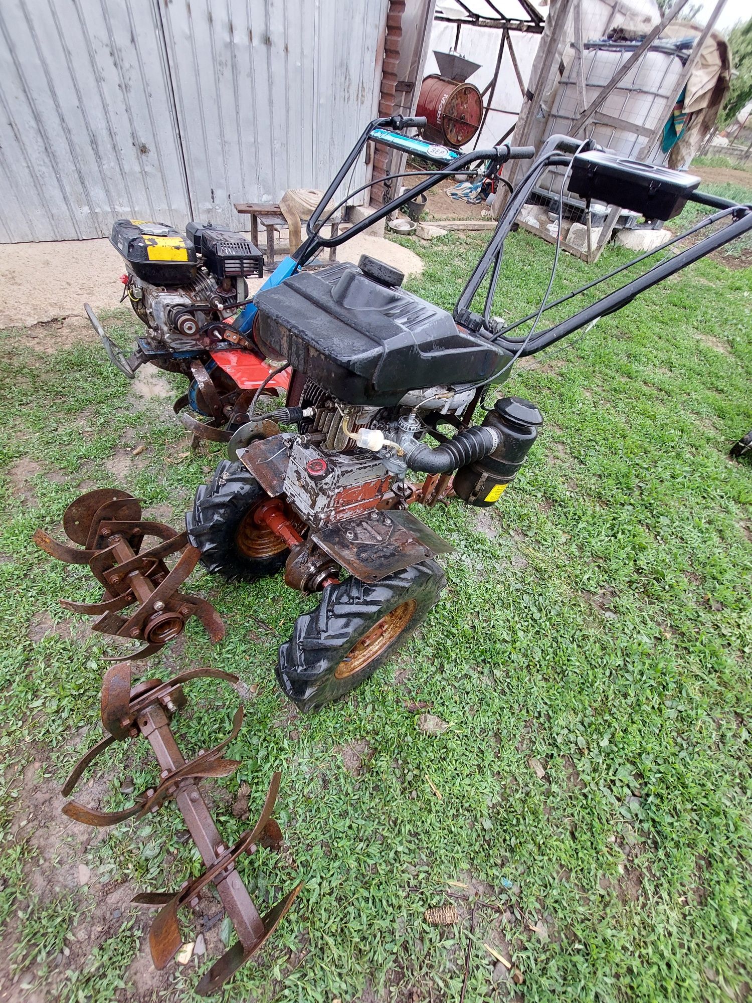 Vând motosape și mașină de tăiat gazon