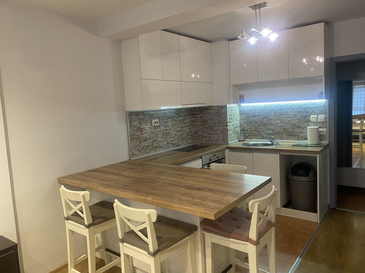 Продава се Двустаен апартамент в Варна, Цветен квартал - 64 кв.м за 2266 €/кв.м - Снимка #10
