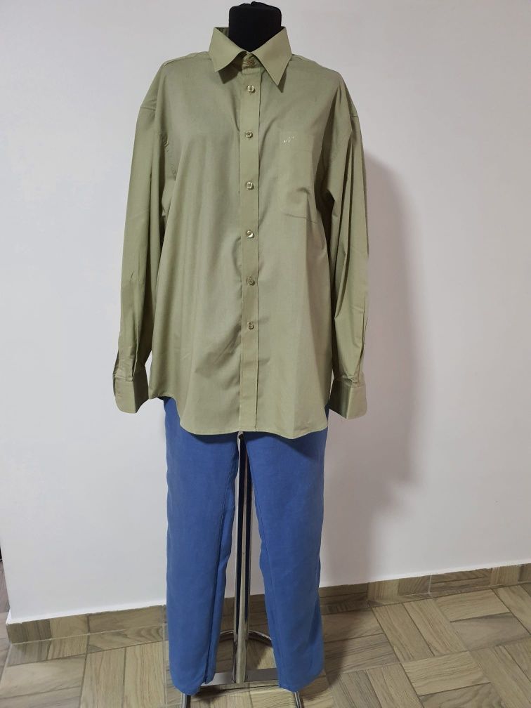 Camasa olive, noua, pentru tinute elegante sau casual;