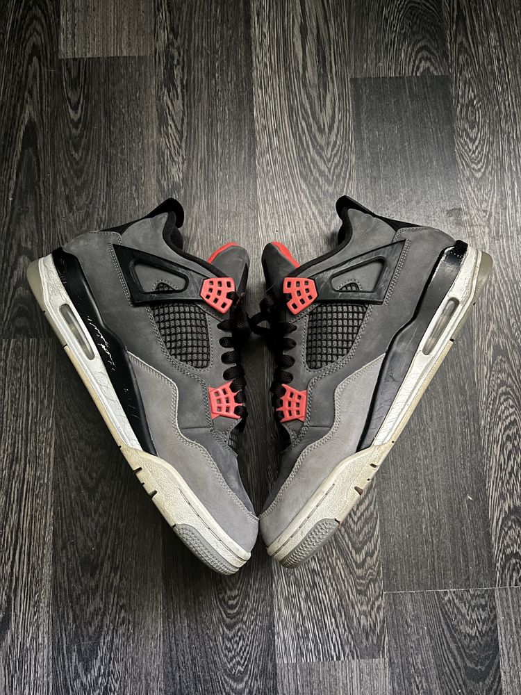 Jordan 4 Infrared