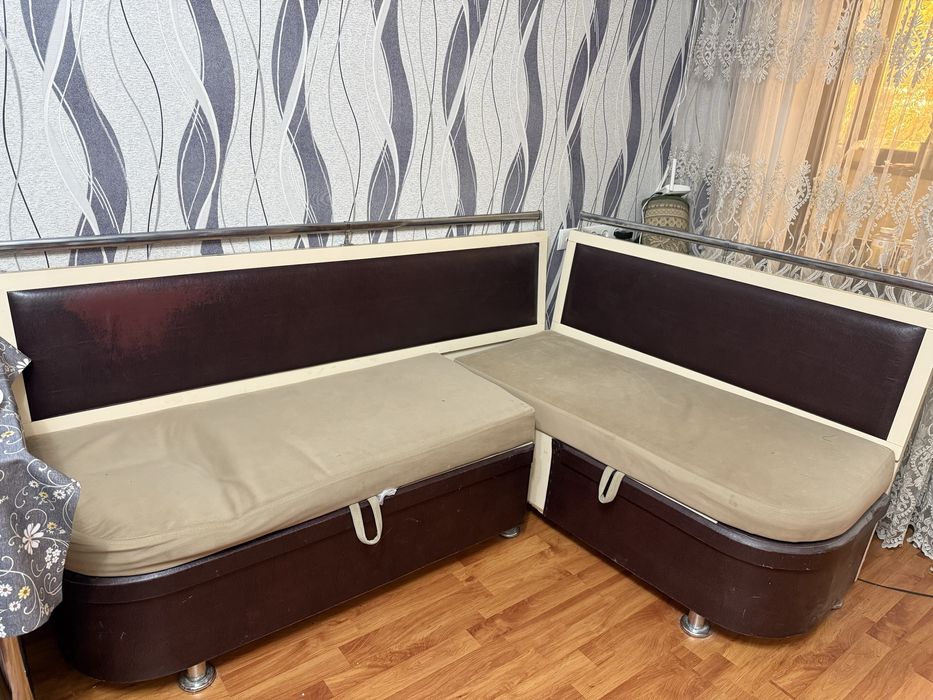 Мебель кухонный уголок