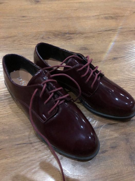 Tufli loffer ayollar uchun oyoq kiyim