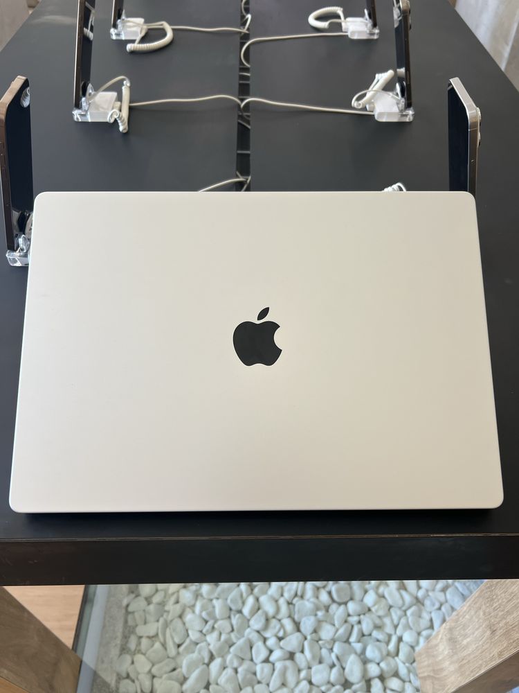 MacBook Pro M4 Pro 16” 48GB / 512GB