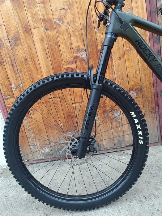 Rocky Mountain instinct 50 carbon 2023