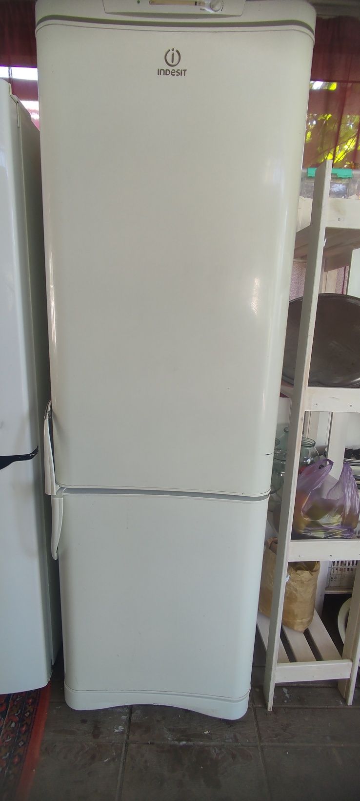 Холодильник Indesit