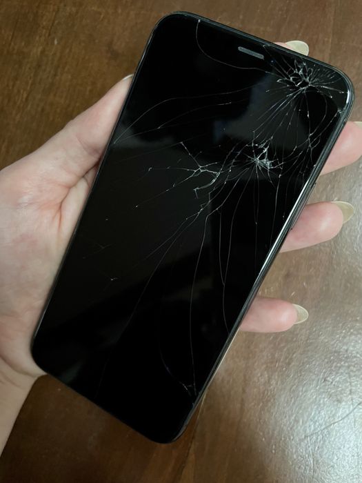 Iphone XS 64GB perfect functional cu ecran fisurat