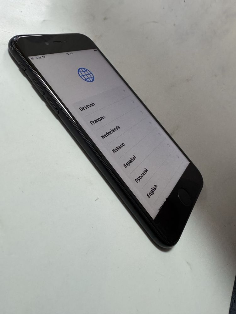 iPhone SE (2020) 128gb - заключен с iCloud