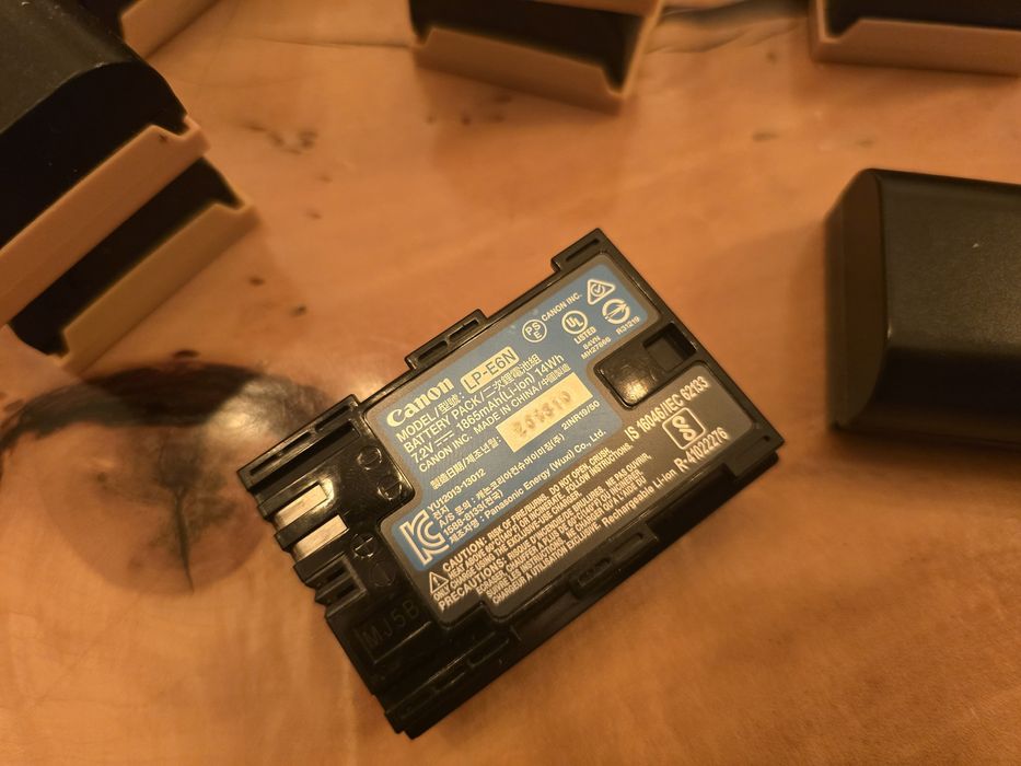 Baterii Canon LP E6 si LP E6N