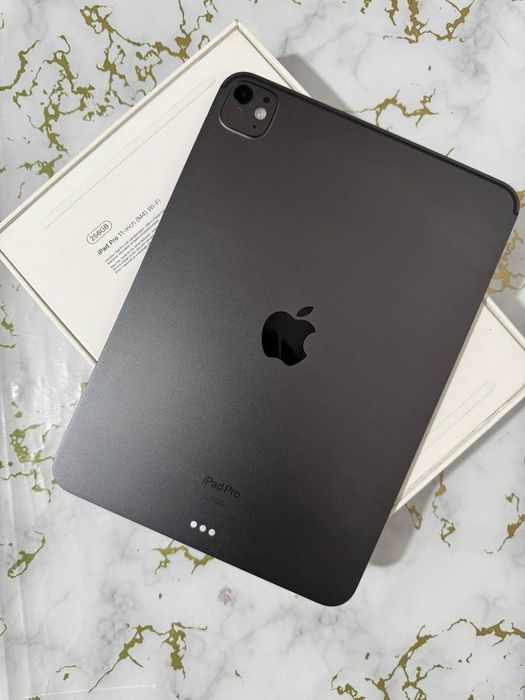 iPad Pro 11” M4 - 256GB, Wi-Fi - В идеальном состоянии!