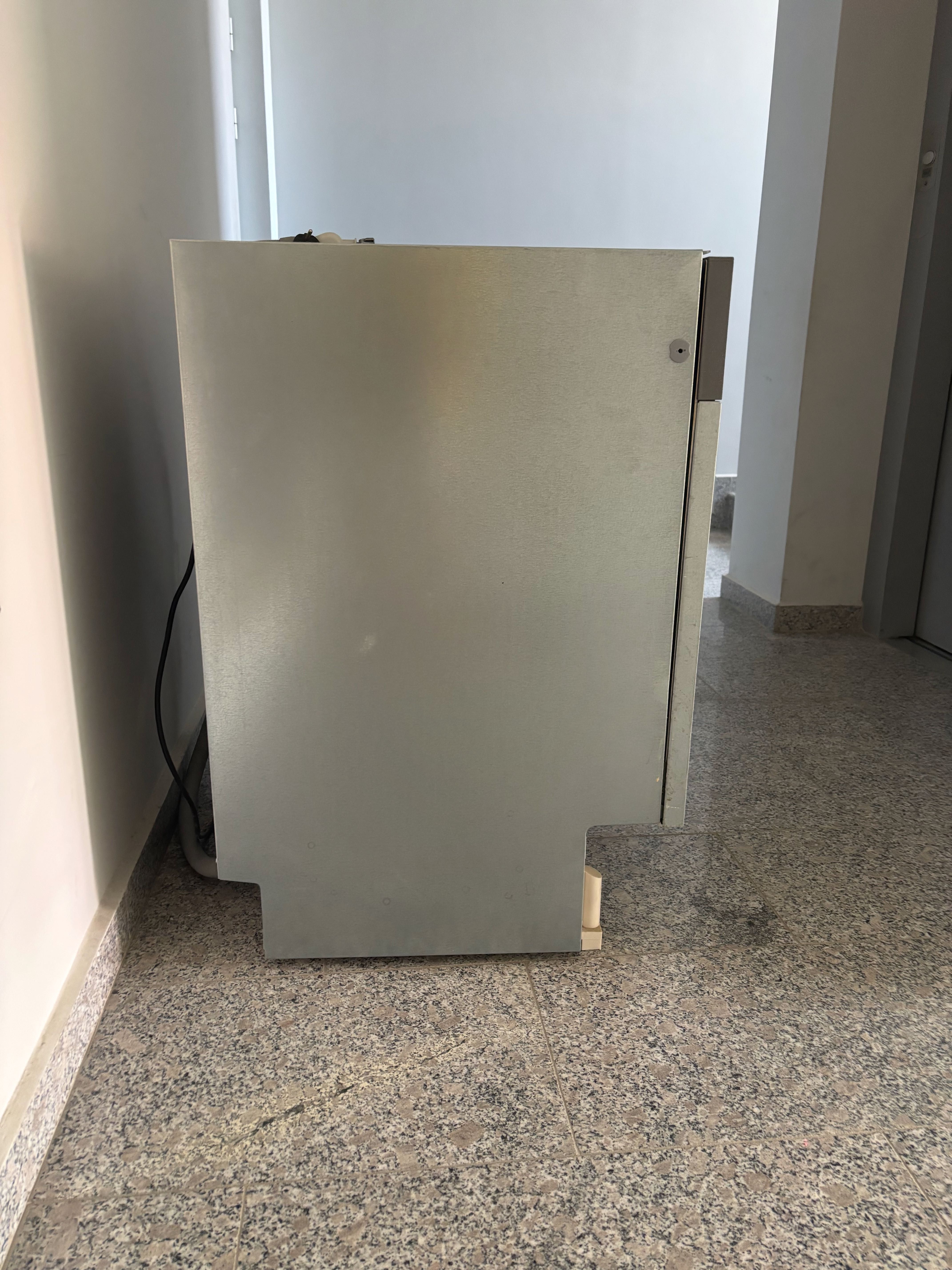 Съдомиялна Hotpoint Ariston 2015 година
