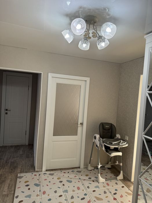 Продам квартиру 3 х комнатную ул планеровки Бр Жубановых 8