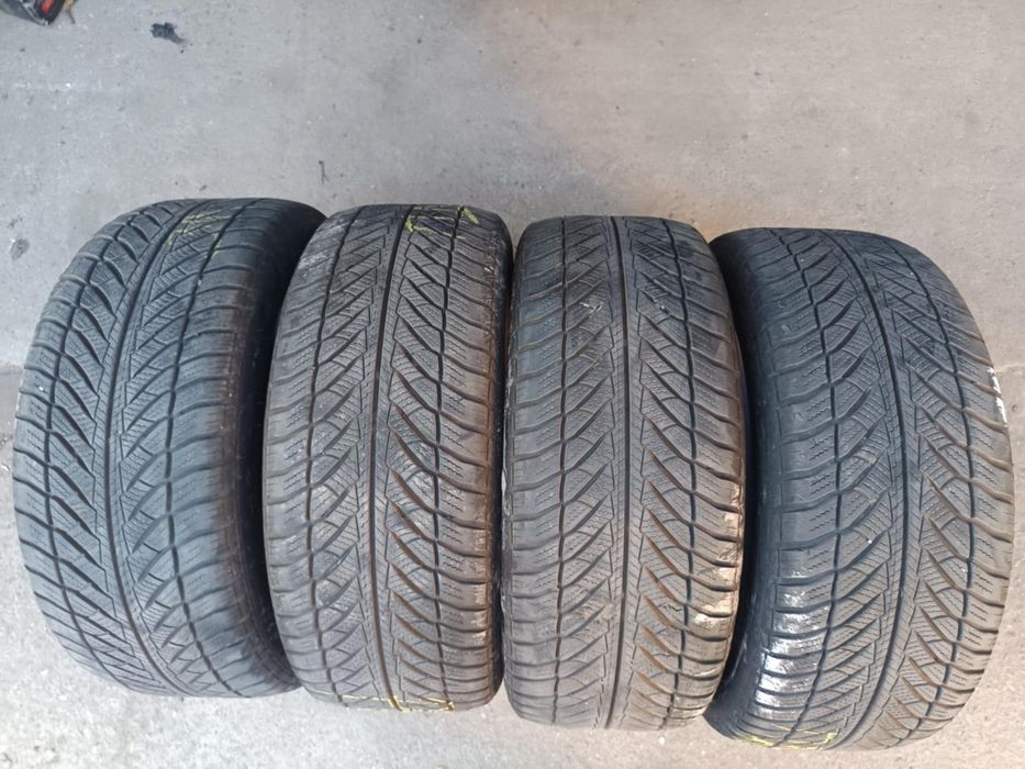 245/45/19 4ри броя GoogYear Ultragrip 8.Гумите са в много добро състоя