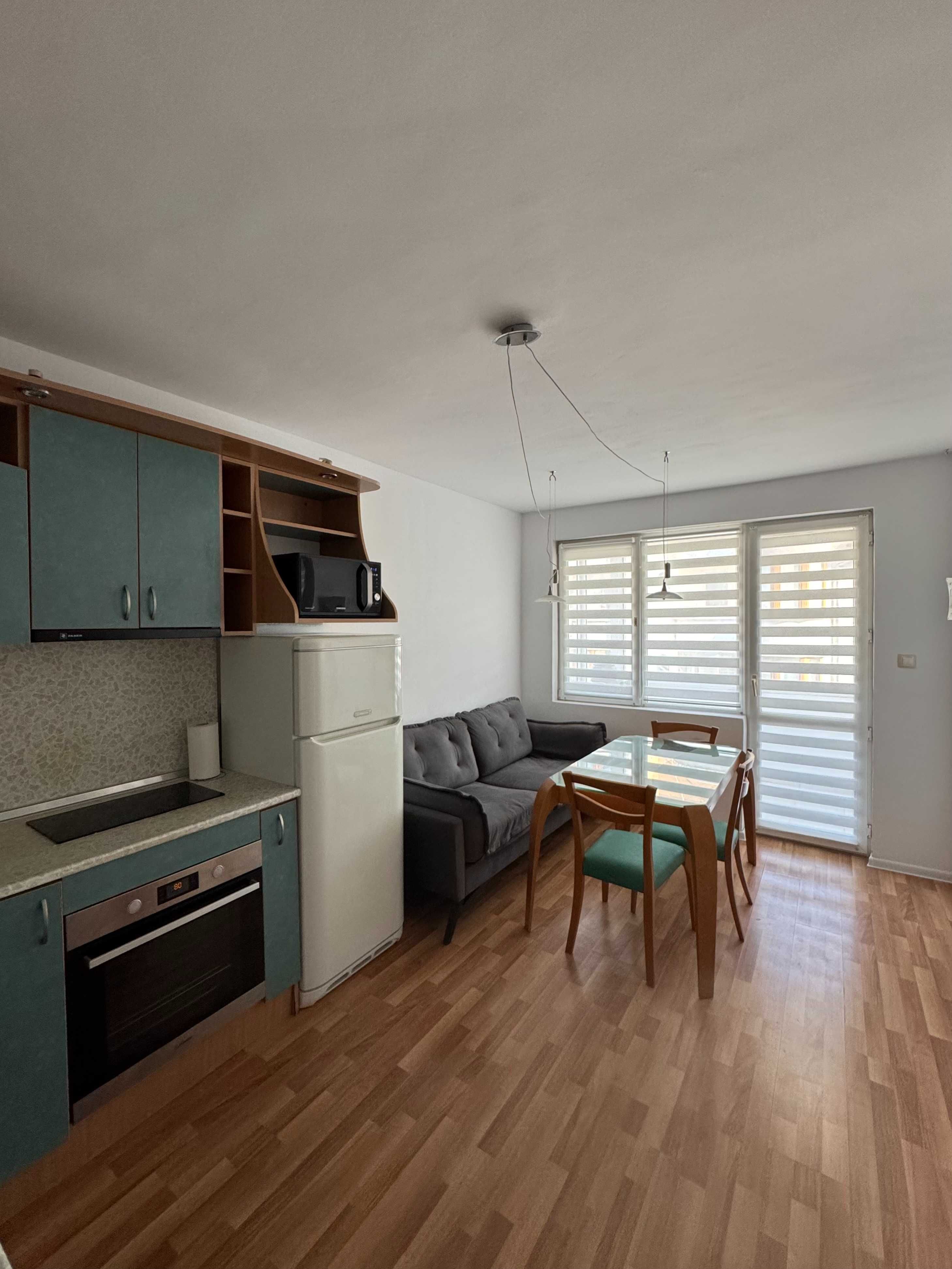 Продава се 3-стаен апартамент - 71 кв.м, кв. Възраждане, Бургас