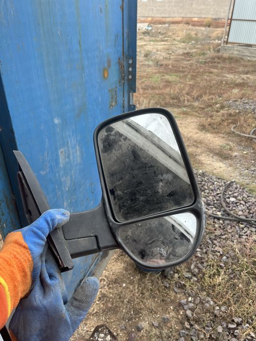 Продаю на газель зеркало боковое