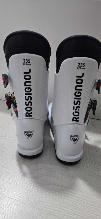 Clapari Rossignol HERO J4 marimea 23.5 folositi un singur sezon