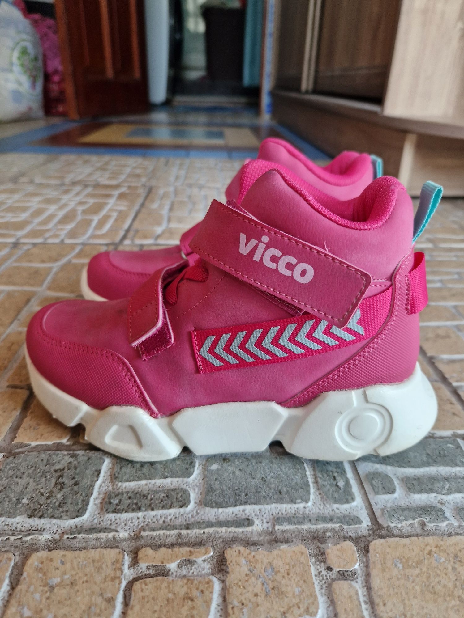 Продам осеннюю обувь Vicco 31 р