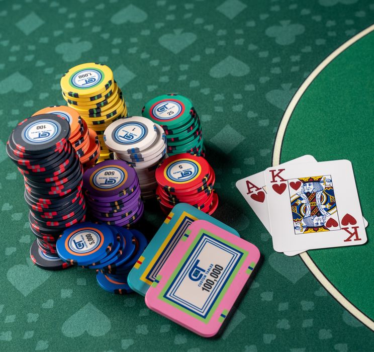 Jetoane poker la comanda personalizate cu LOGO tau CustomTables.eu