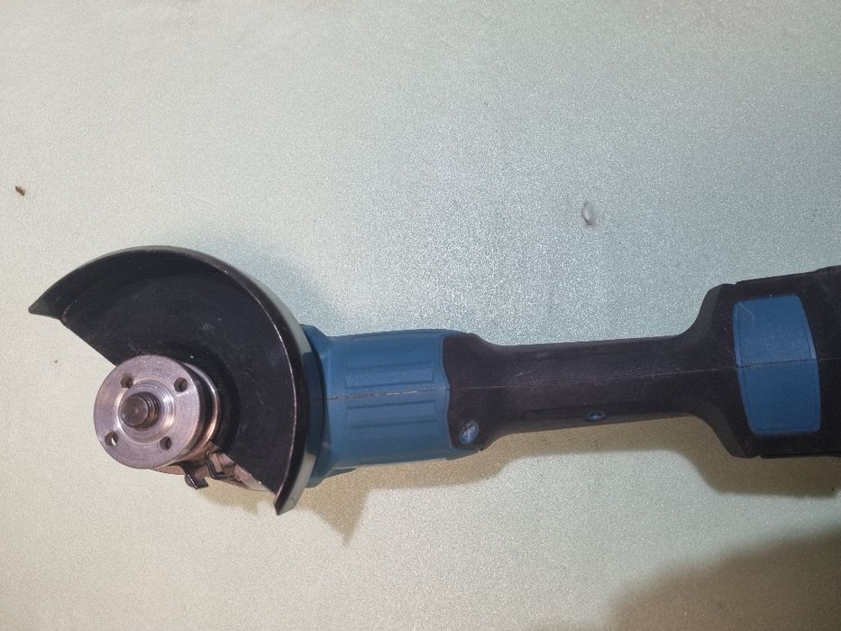 Flex pe acumulator Makia