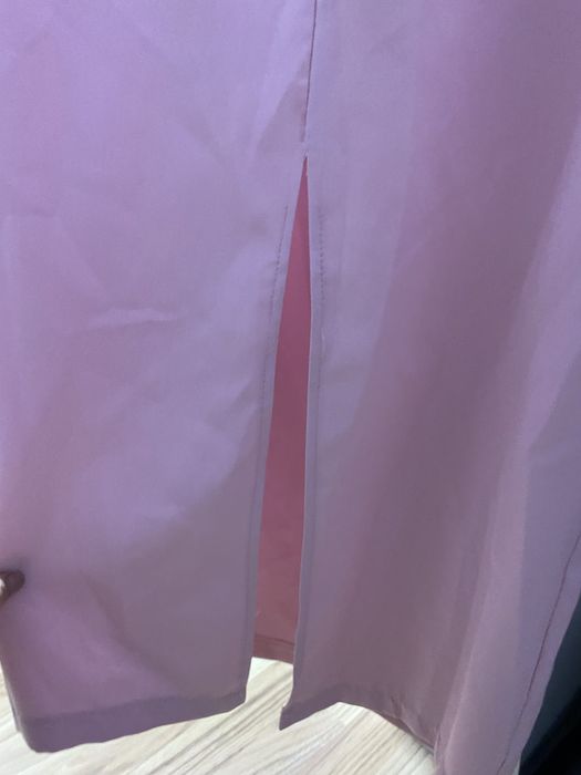 платье розовое