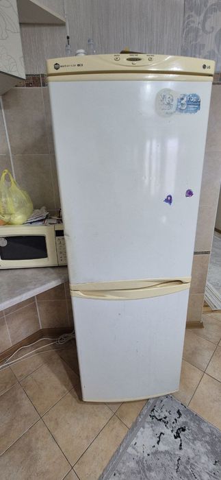 Продаю холодильник LG