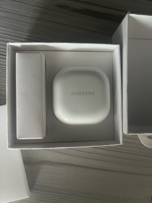 Samsung Buds 2 sigilate, originale, desfacute doar pentru proba
