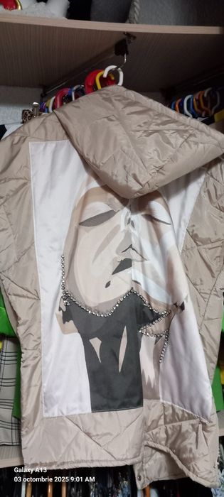 Vesta bijuterie stil fluture