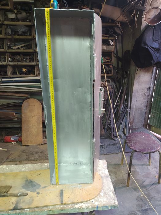 Шкафчик для хранения удочек и по аксесуаров