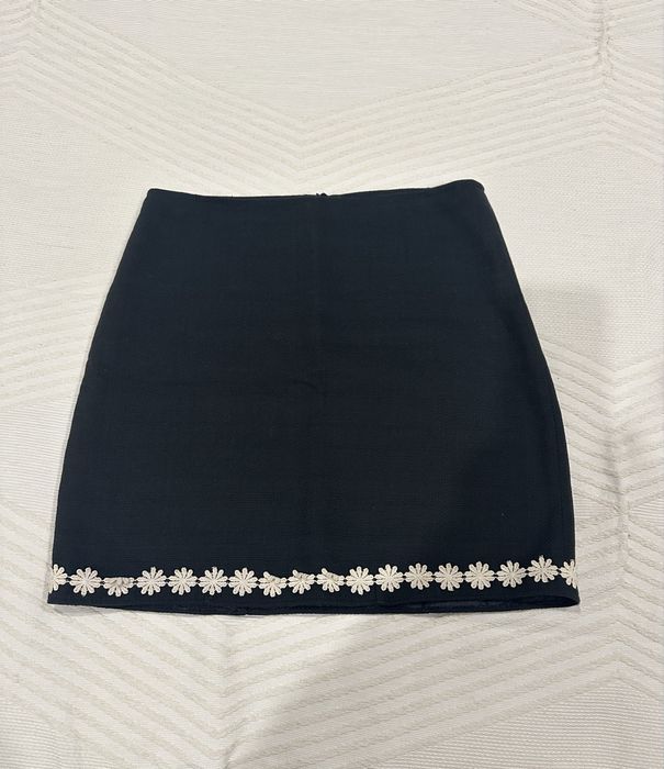 Къса пола с маргаритки на Долче и Габана