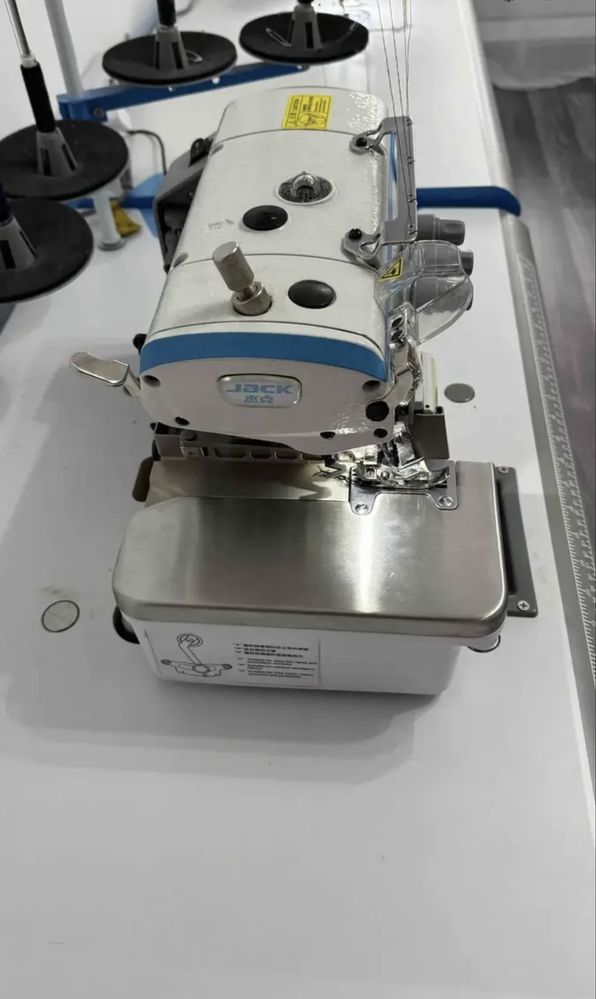 Оверлок JACK e4s