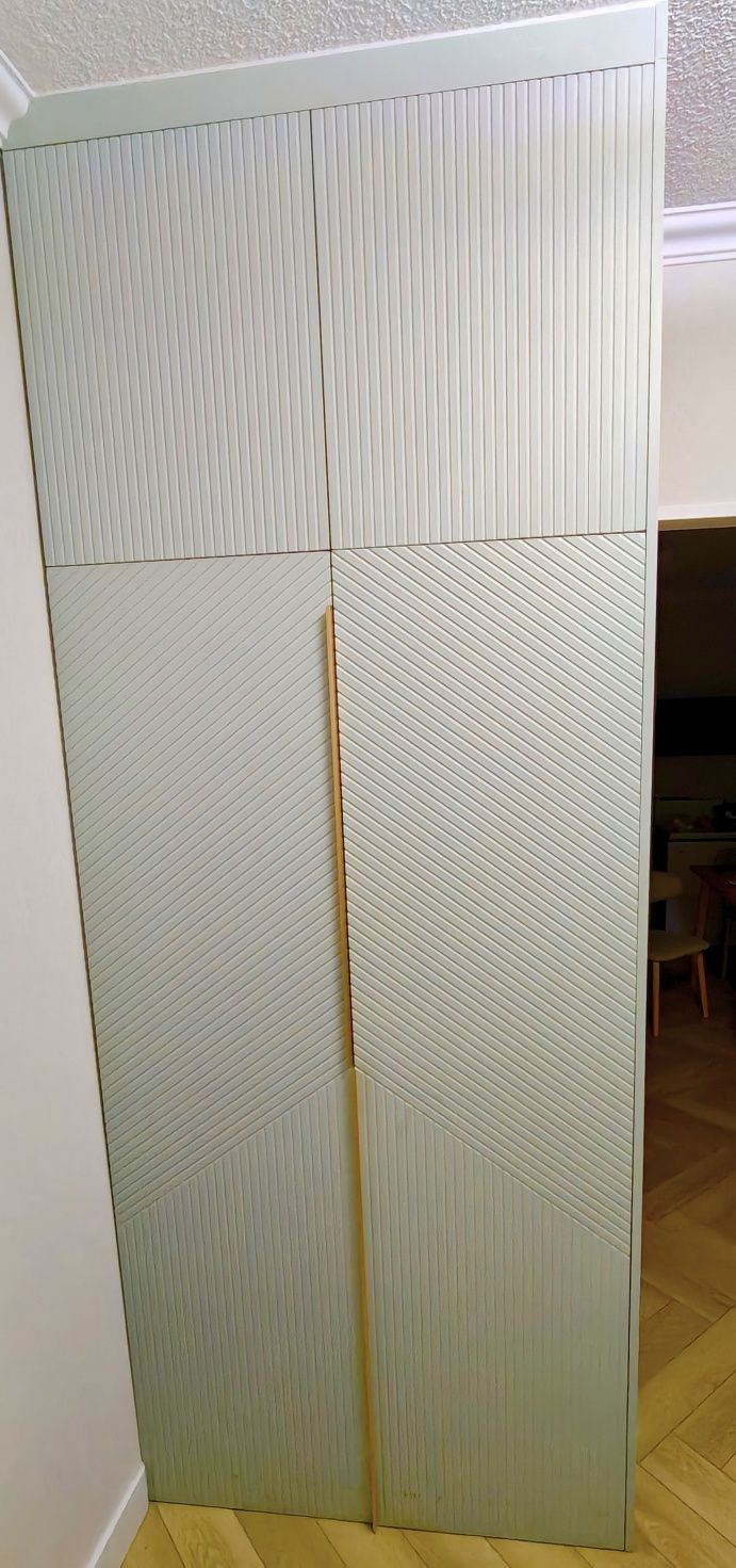 Продам шкаф в прихожую