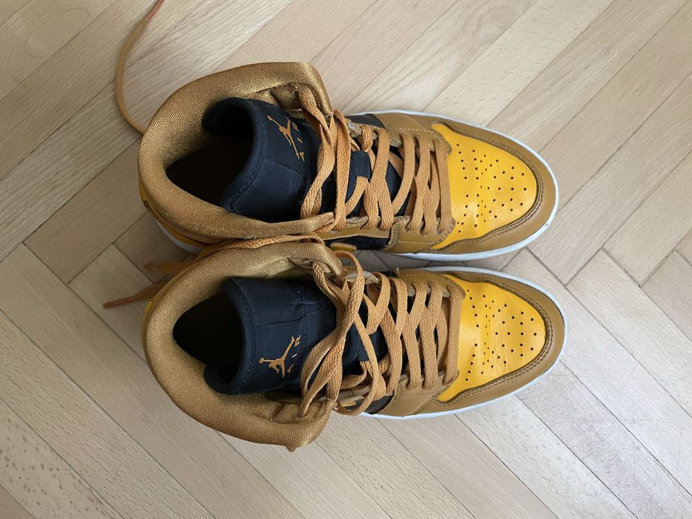 Дамски кецове Nike Jordan  и Nike