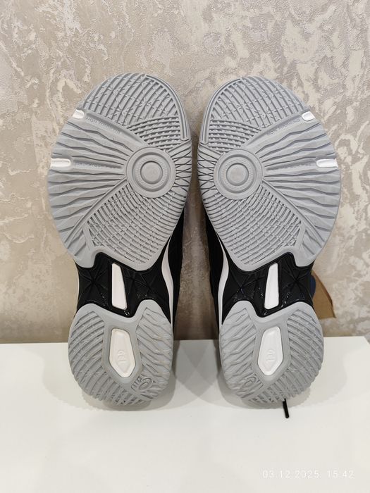 asics  номер 39.5