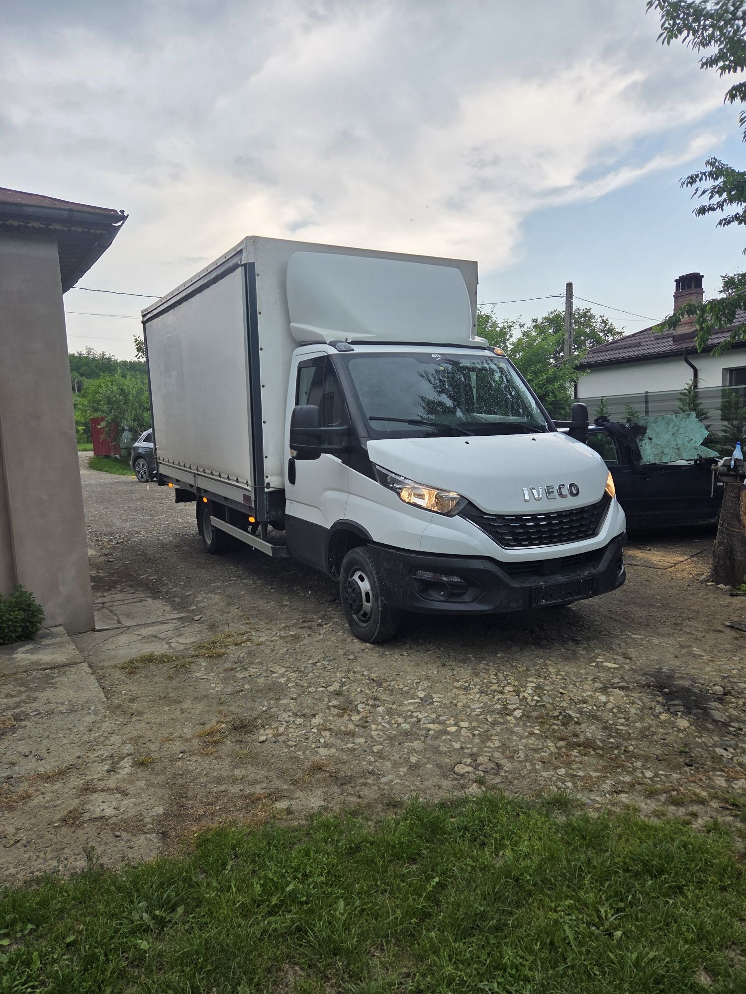 Iveco daily 35c16 cu prelată pe role