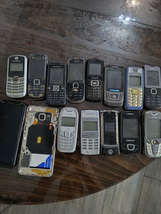 Телефони ретро за части
