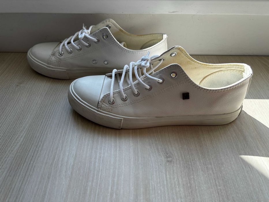 Продавам кожени кецове Big Star