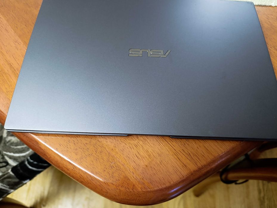 Продавам лаптоп Asus pro B9440UA