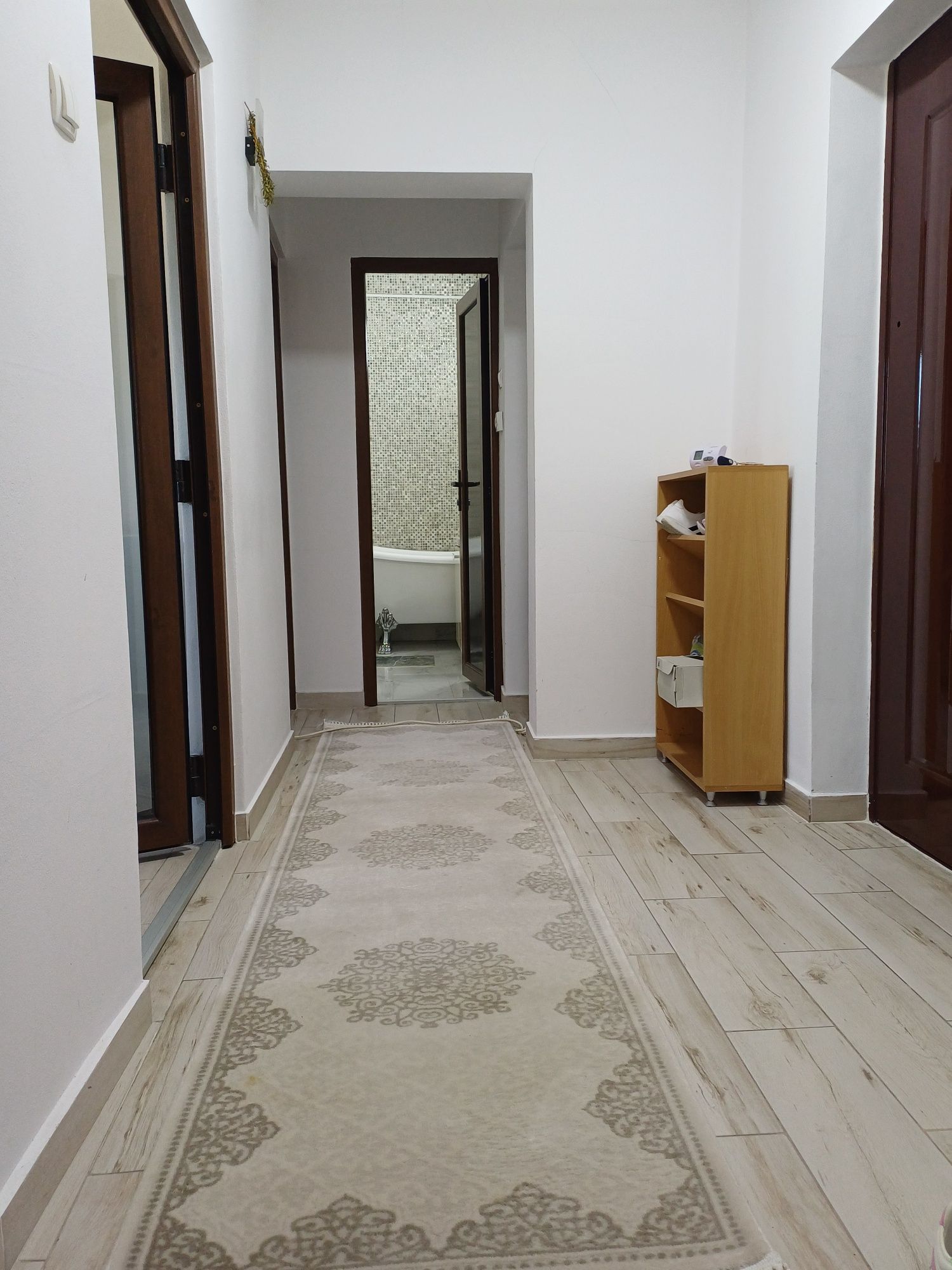 Inchiriez apartament 2 camere