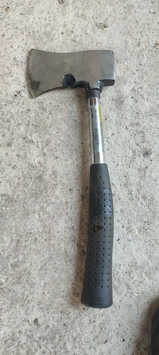 Продам гвоздодер, кувалда,лом,топор.