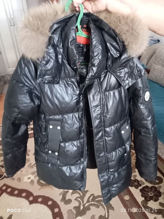 Подростковая зимняя куртка, состояние отличное