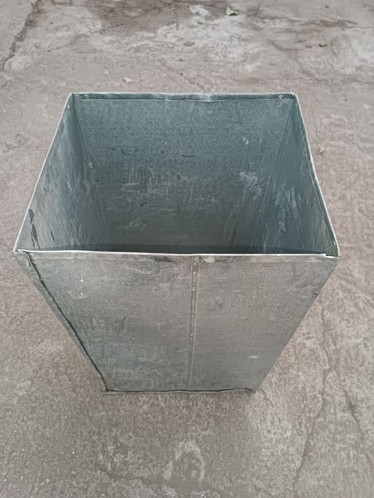Продам оцинкованный металлический контейнер