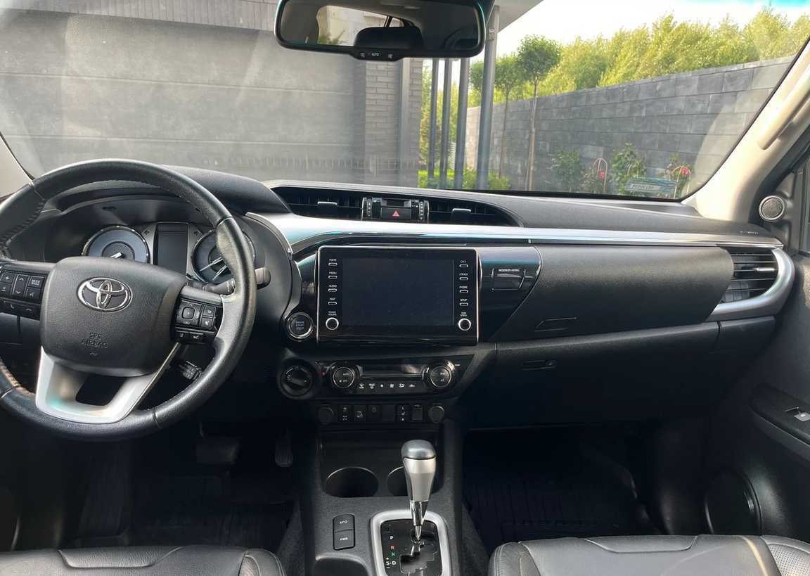 Toyota Hilux 2.8 D-4D Double Cab SR5+ 4x4