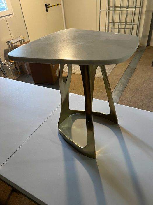 Vand Masa cu blat din marmura