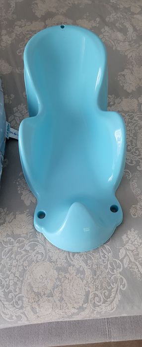 Perna alăptat și scăunel cada