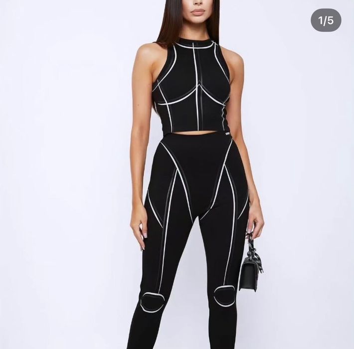 Дамски сетове и якета Maniere De Voir