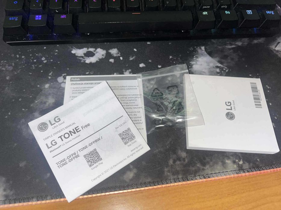 Безжични слушалки LG Tone Free DFP8, In-Ear, Bluetooth,