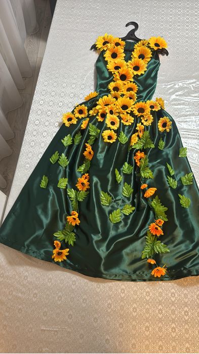 Костюм, платье, наряд на осенний бал. Король, королева бала.